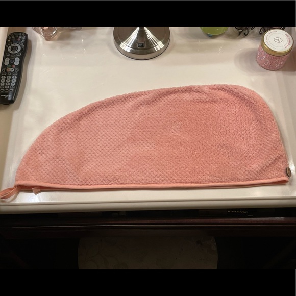 Microfiber hair towels NWOT but none were included. Original packaging!! - Picture 3 of 8